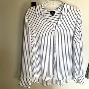Beautiful dress blouse, petite extra large